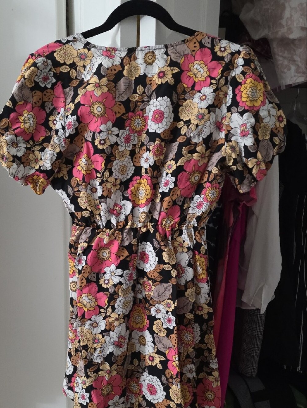 Women's Sheer Floral Garment - Picture 7 of 8